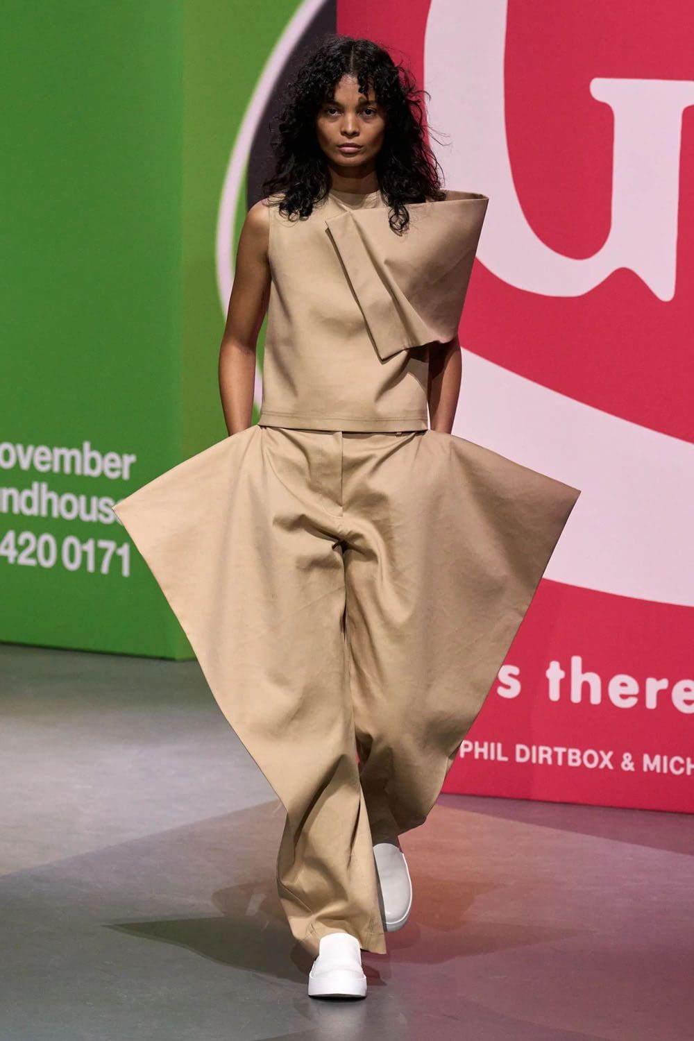 JW アンダーソン 秋冬 2023 2024 ロンドン Runway 雑誌26