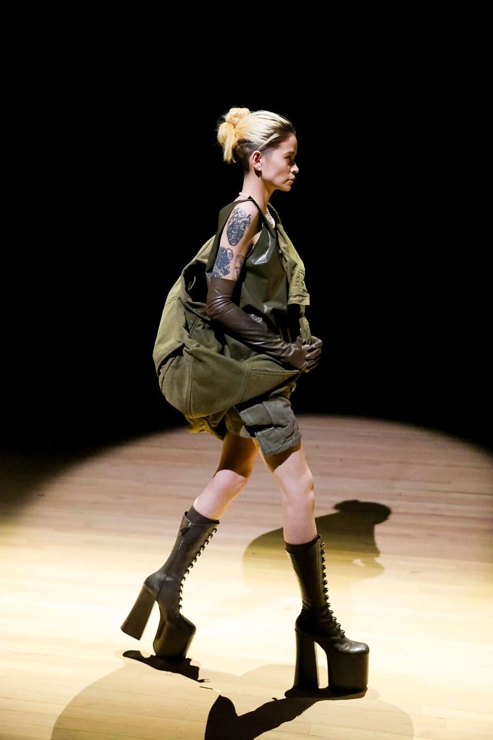 マークジェイコブス 春 2023 ニューヨーク Runway 雑誌11