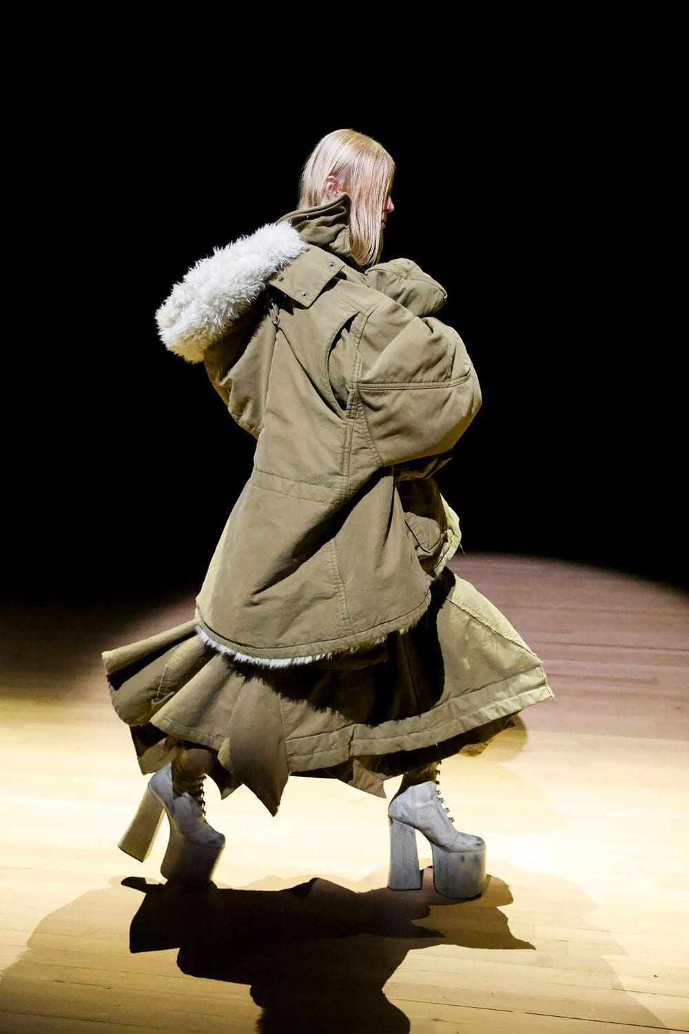 マークジェイコブス 春 2023 ニューヨーク Runway 雑誌15