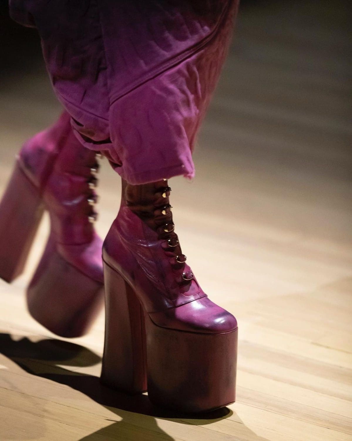 マークジェイコブス 春 2023 ニューヨーク Runway 雑誌16