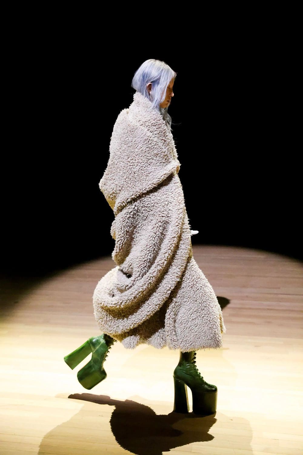 マークジェイコブス 春 2023 ニューヨーク Runway 雑誌17