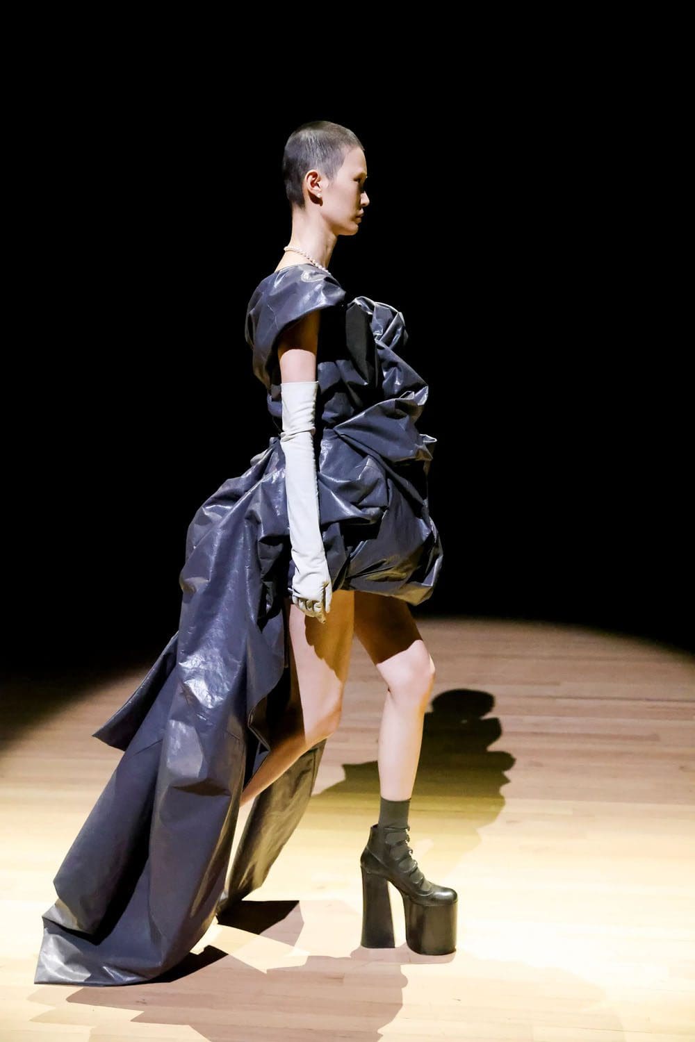 マークジェイコブス 春 2023 ニューヨーク Runway 雑誌19