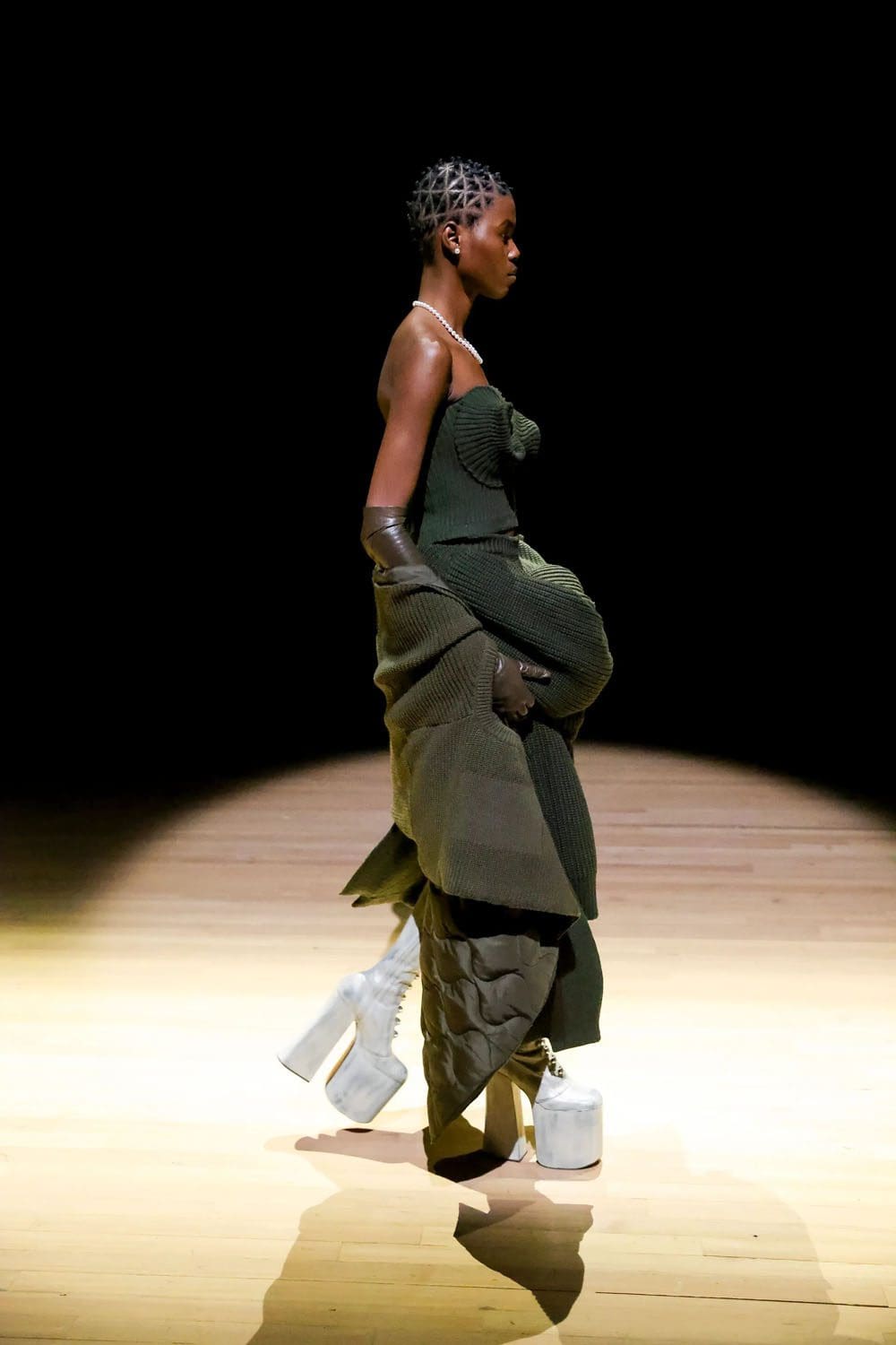 マークジェイコブス 春 2023 ニューヨーク Runway 雑誌21