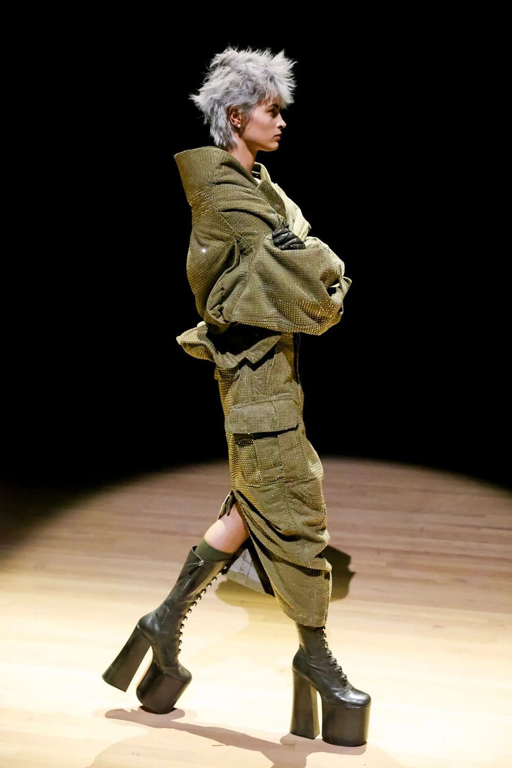 マークジェイコブス 春 2023 ニューヨーク Runway 雑誌3