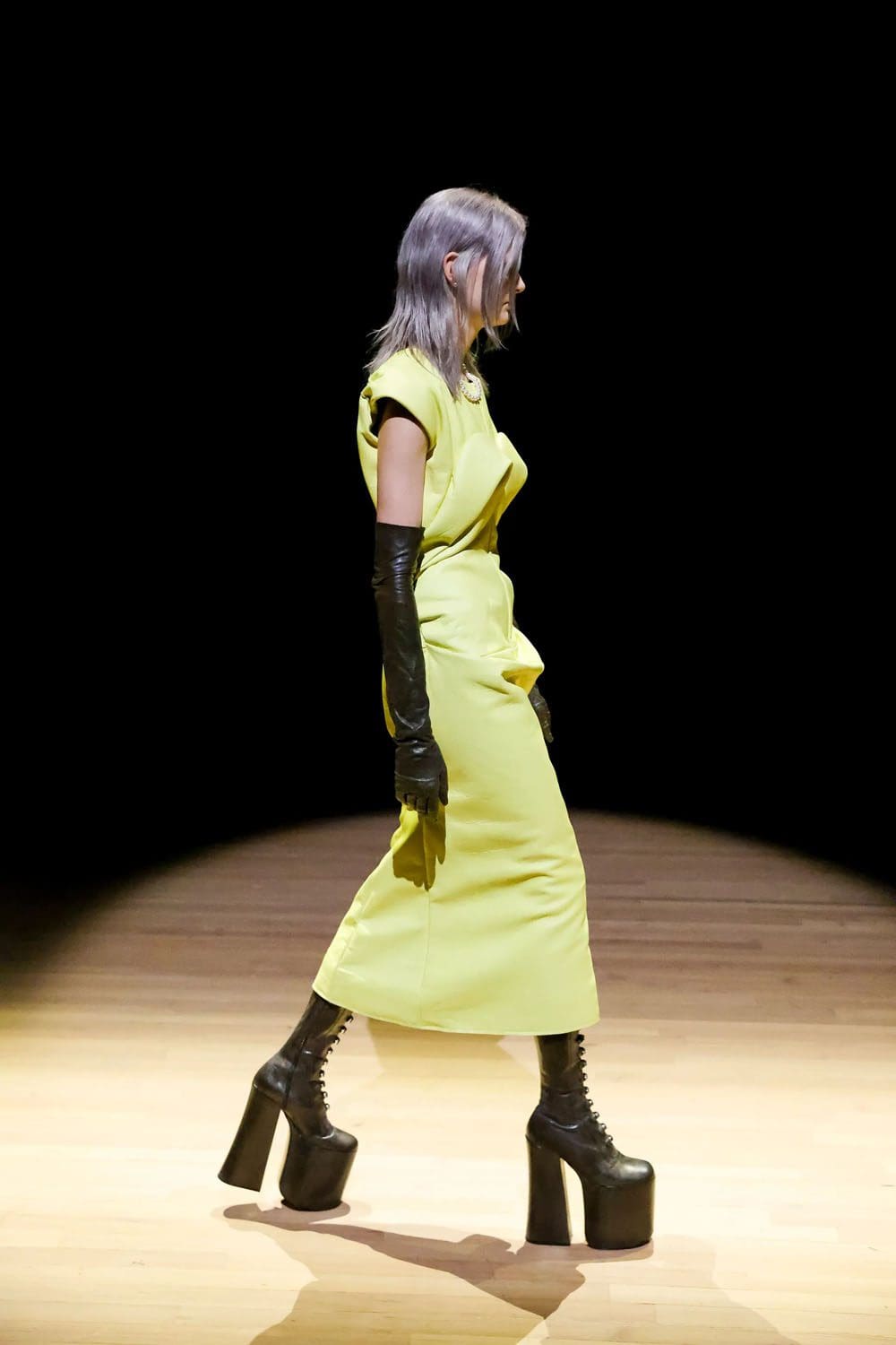 マークジェイコブス 春 2023 ニューヨーク Runway 雑誌32