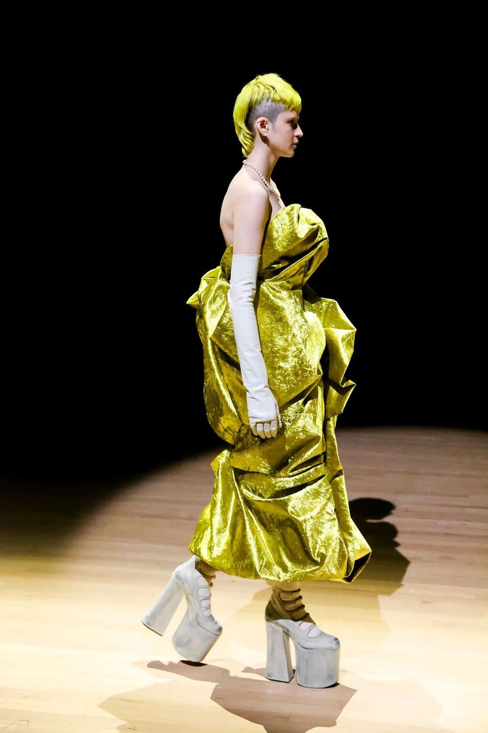 マークジェイコブス 春 2023 ニューヨーク Runway 雑誌37