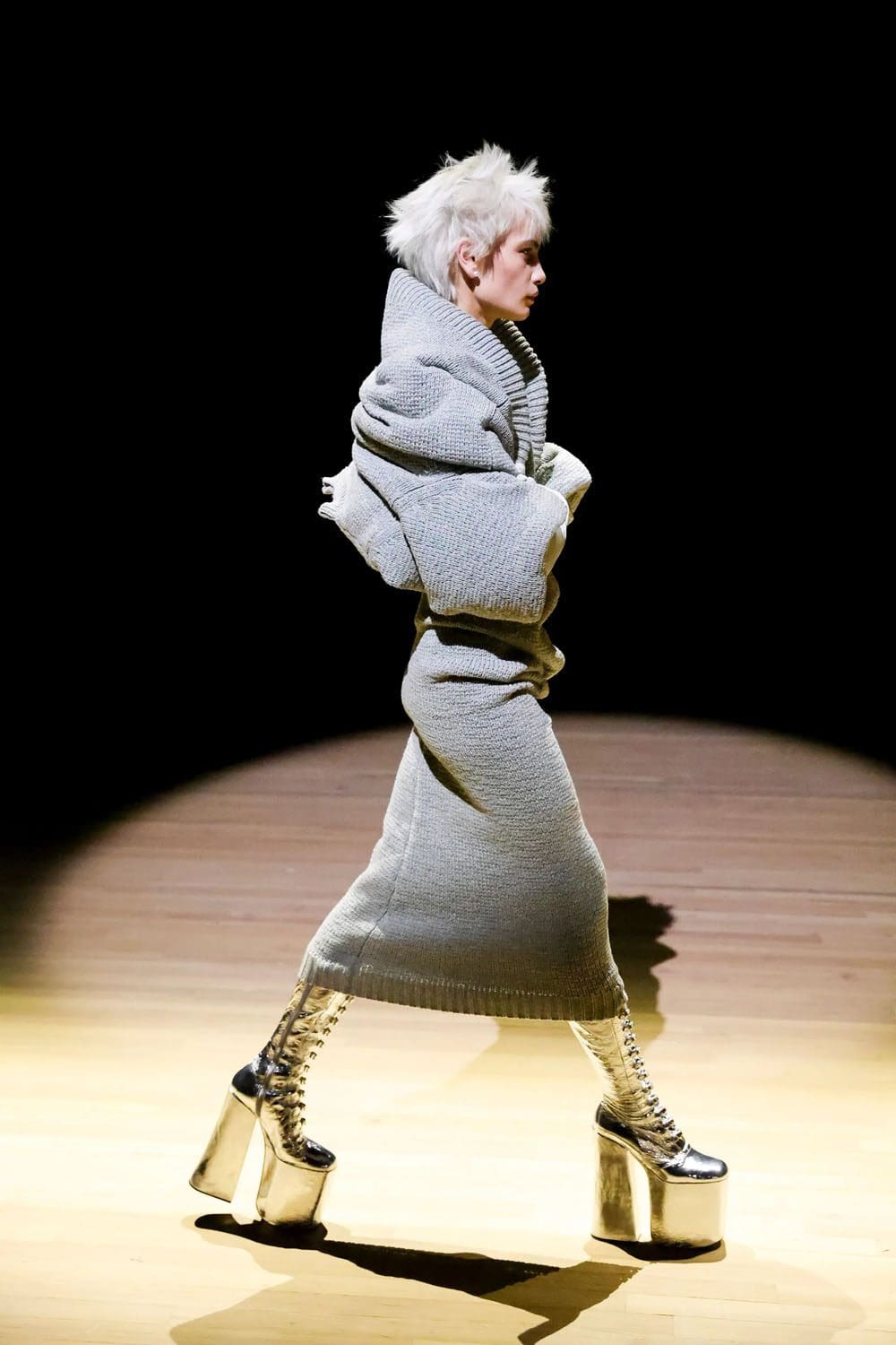 マークジェイコブス 春 2023 ニューヨーク Runway 雑誌46