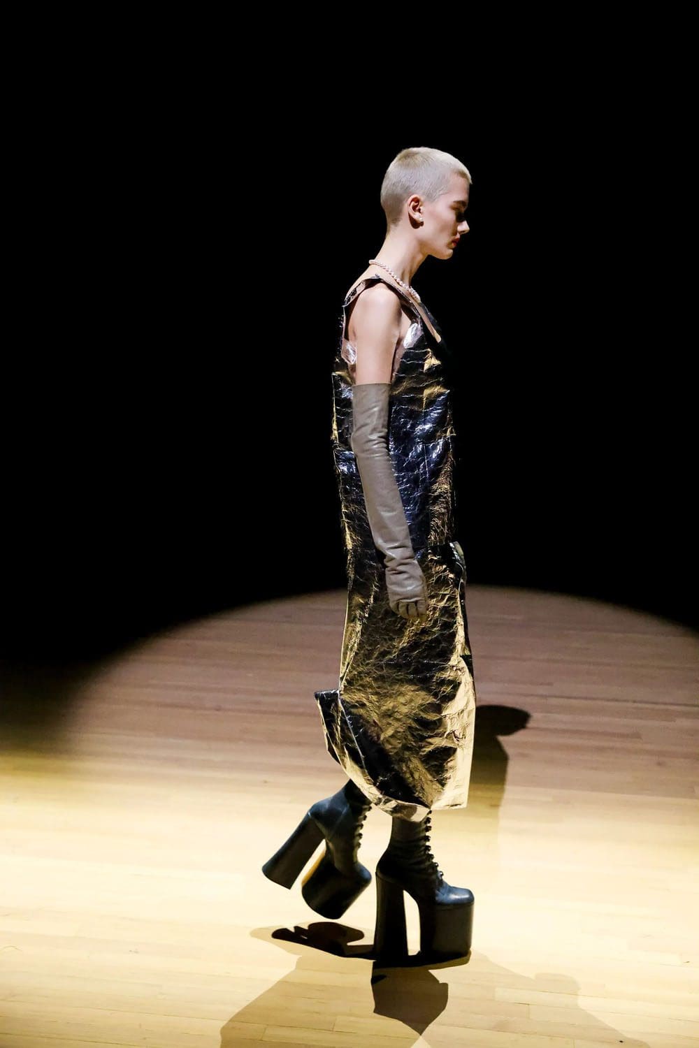 マークジェイコブス 春 2023 ニューヨーク Runway 雑誌47