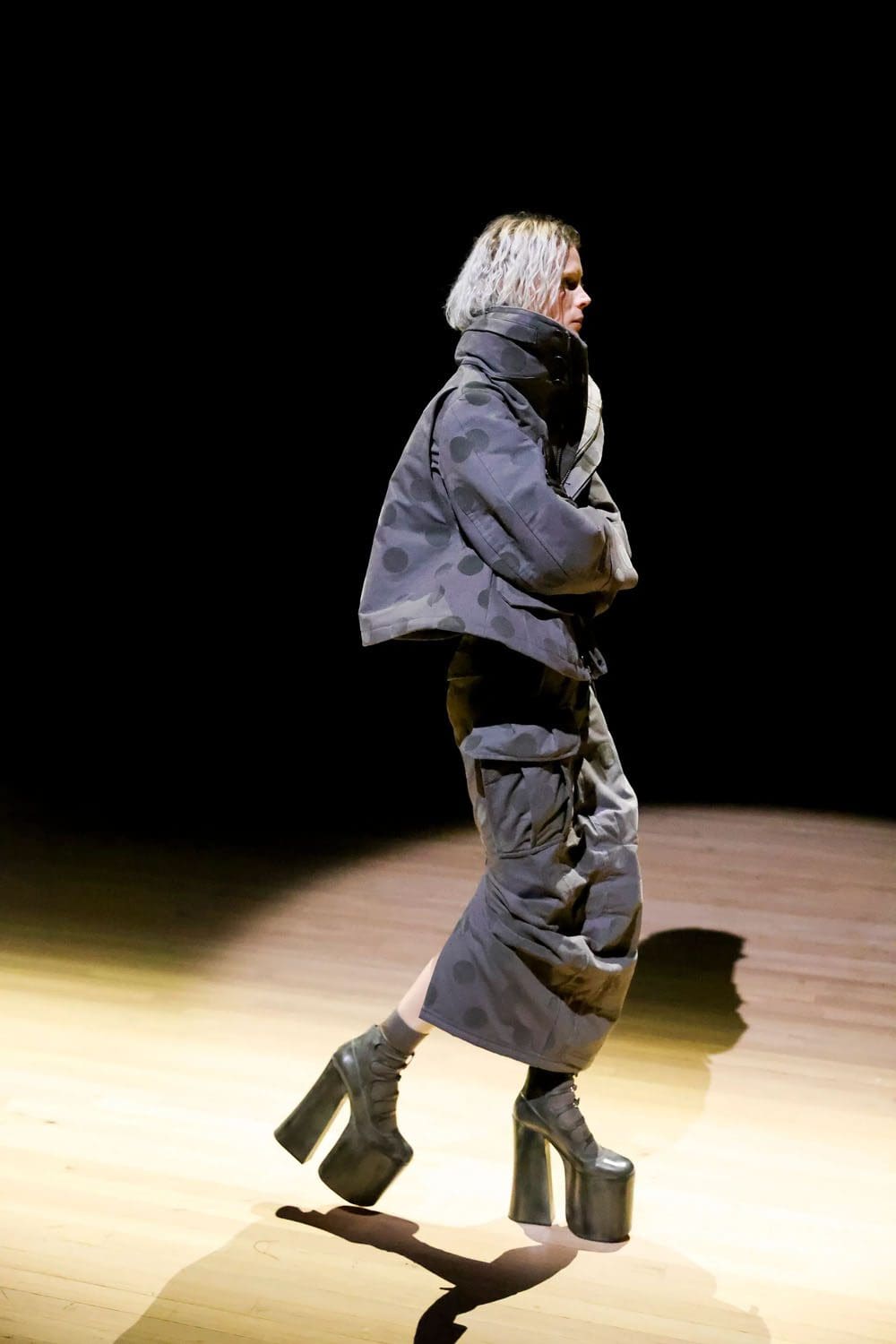 マークジェイコブス 春 2023 ニューヨーク Runway 雑誌49