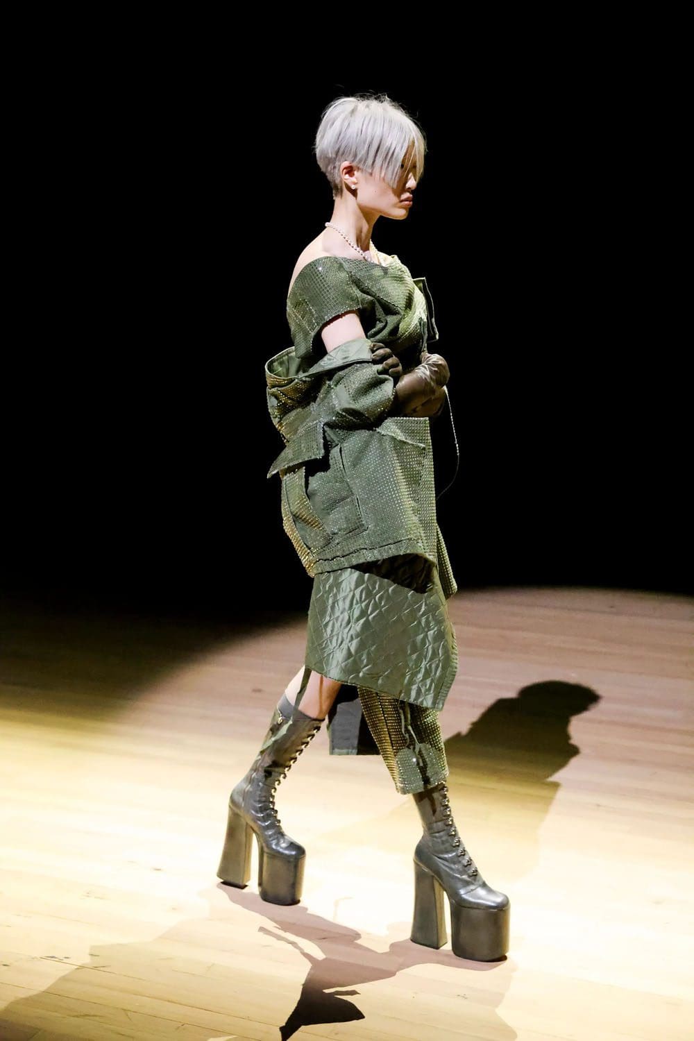 マークジェイコブス 春 2023 ニューヨーク Runway 雑誌5
