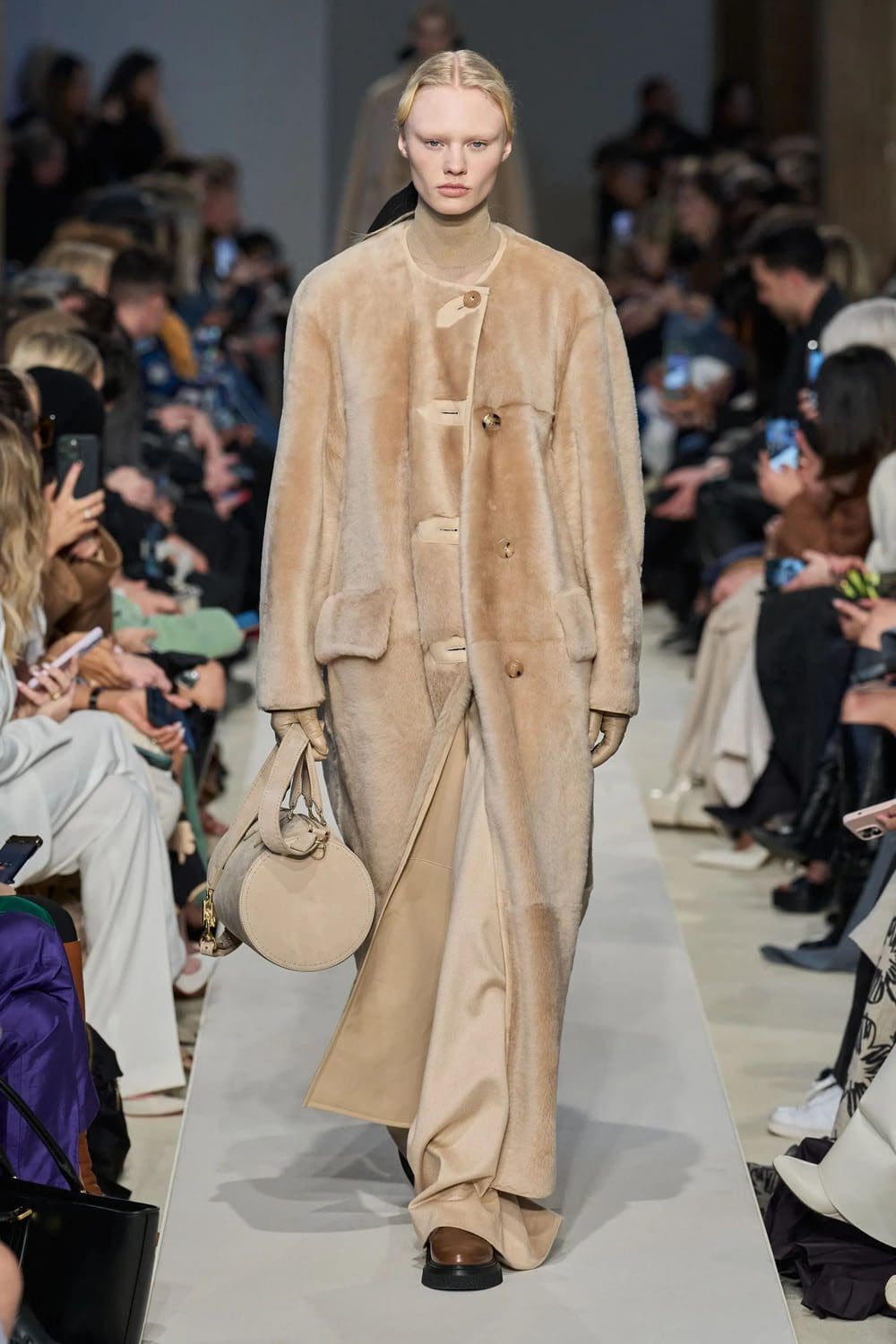 Max Mara Fall Winter 2023 2024 Runway Magazine 18