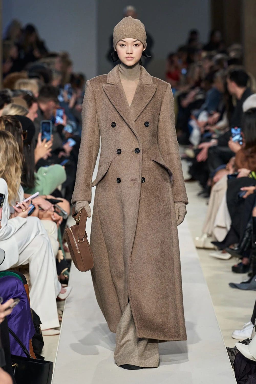 Max Mara Fall Winter 2023 2024 Runway Magazine 25