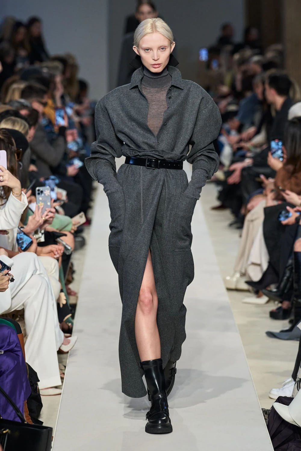 Max Mara Fall Winter 2023 2024 Runway Magazine 26