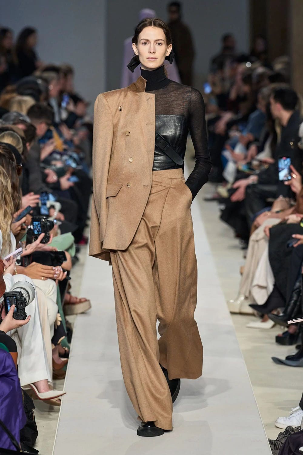 Max Mara Fall Winter 2023 2024 Runway Magazine 34