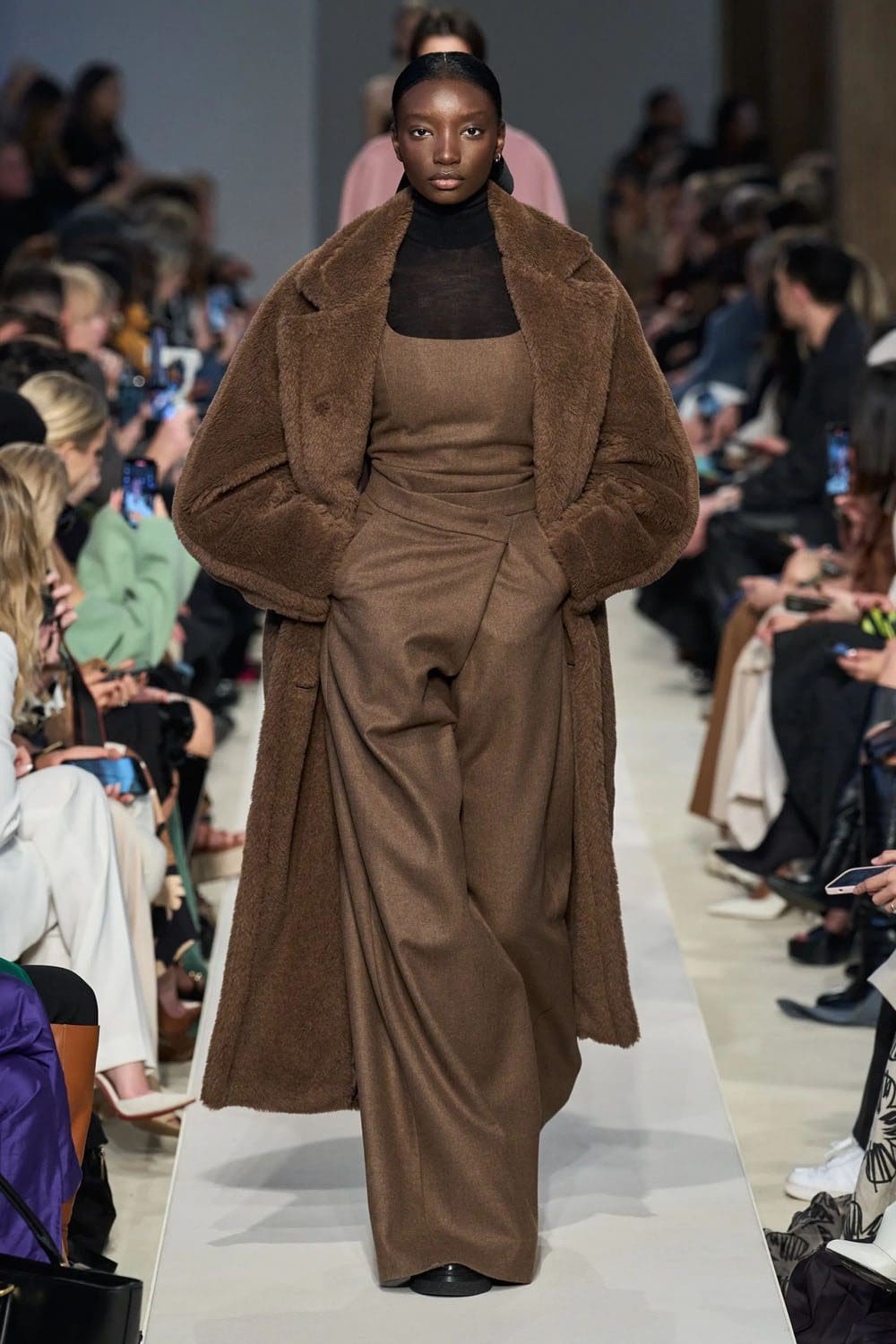 Max Mara Fall Winter 2023 2024 Runway Magazine 37