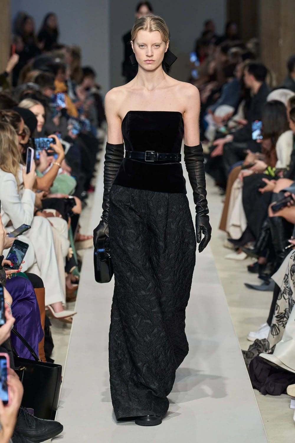 Max Mara Fall Winter 2023 2024 Runway Magazine 39