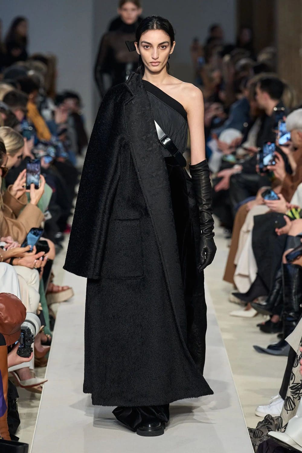 Max Mara Fall Winter 2023 2024 Runway Magazine 42
