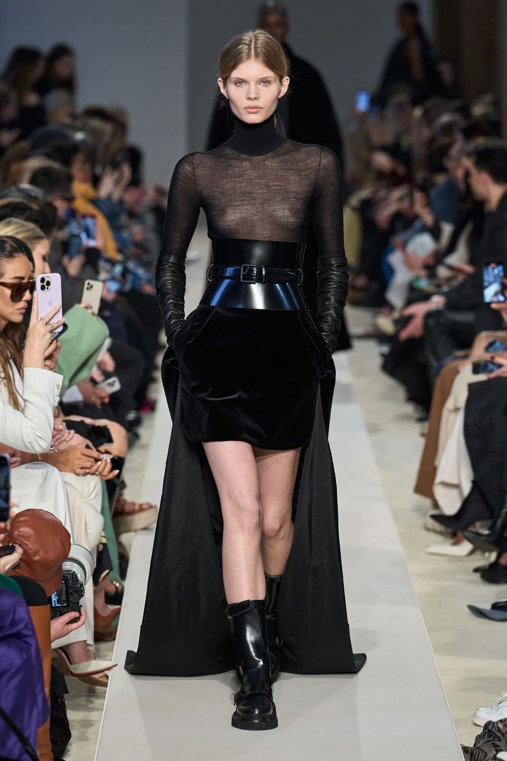 Max Mara Fall Winter 2023 2024 Runway Magazine 43