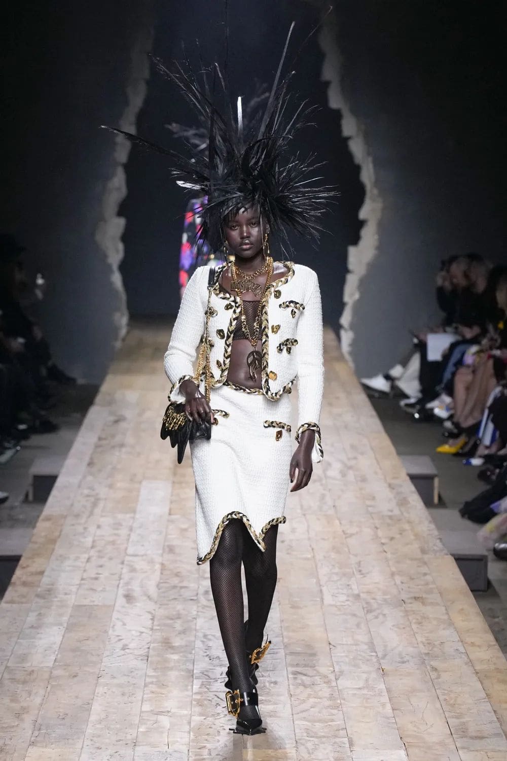 Moschino Herbst Winter 2023 2024 Milan Runway 12 Magazin