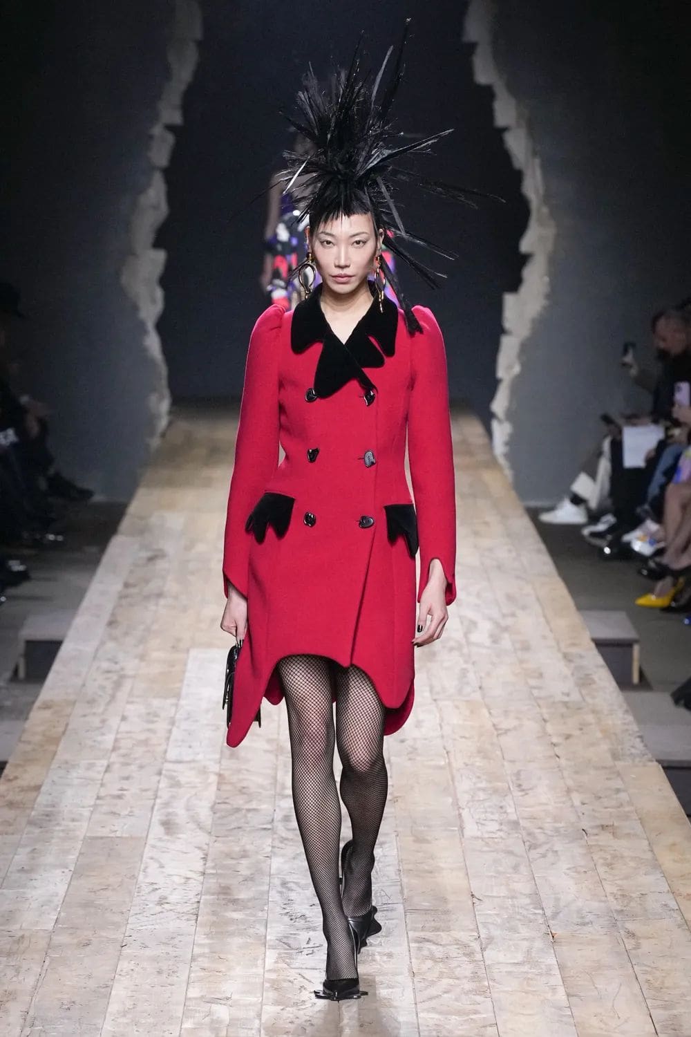 Moschino Herbst Winter 2023 2024 Milan Runway 16 Magazin
