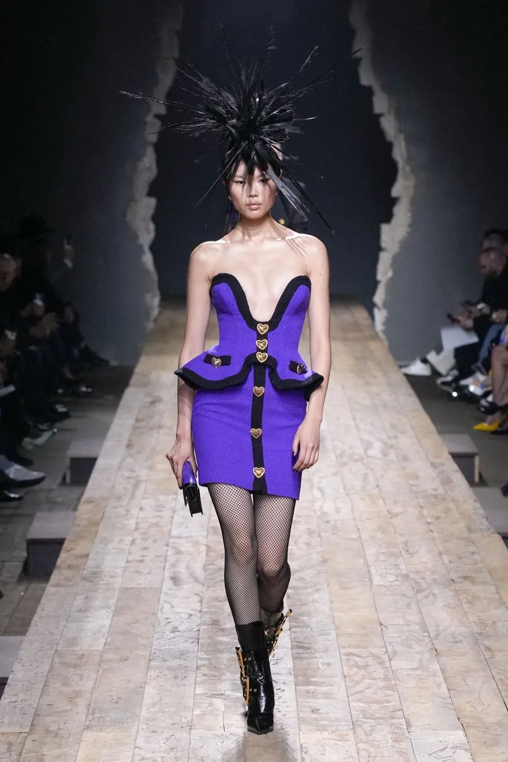 Moschino Herbst Winter 2023 2024 Milan Runway 18 Magazin