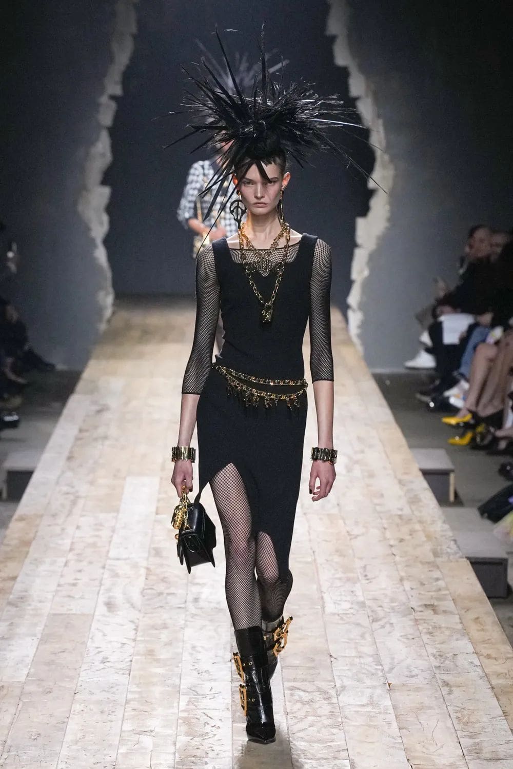 Moschino Herbst Winter 2023 2024 Milan Runway 2 Magazin