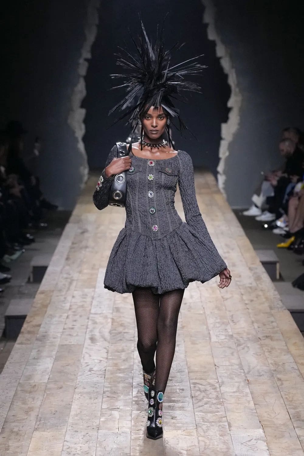 Moschino Herbst Winter 2023 2024 Milan Runway 27 Magazin