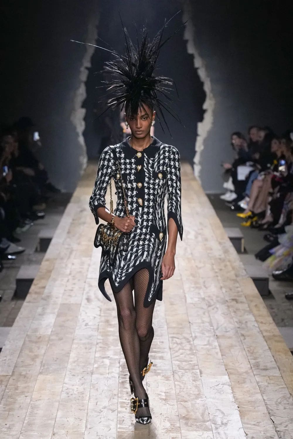 Moschino Herbst Winter 2023 2024 Milan Runway 3 Magazin