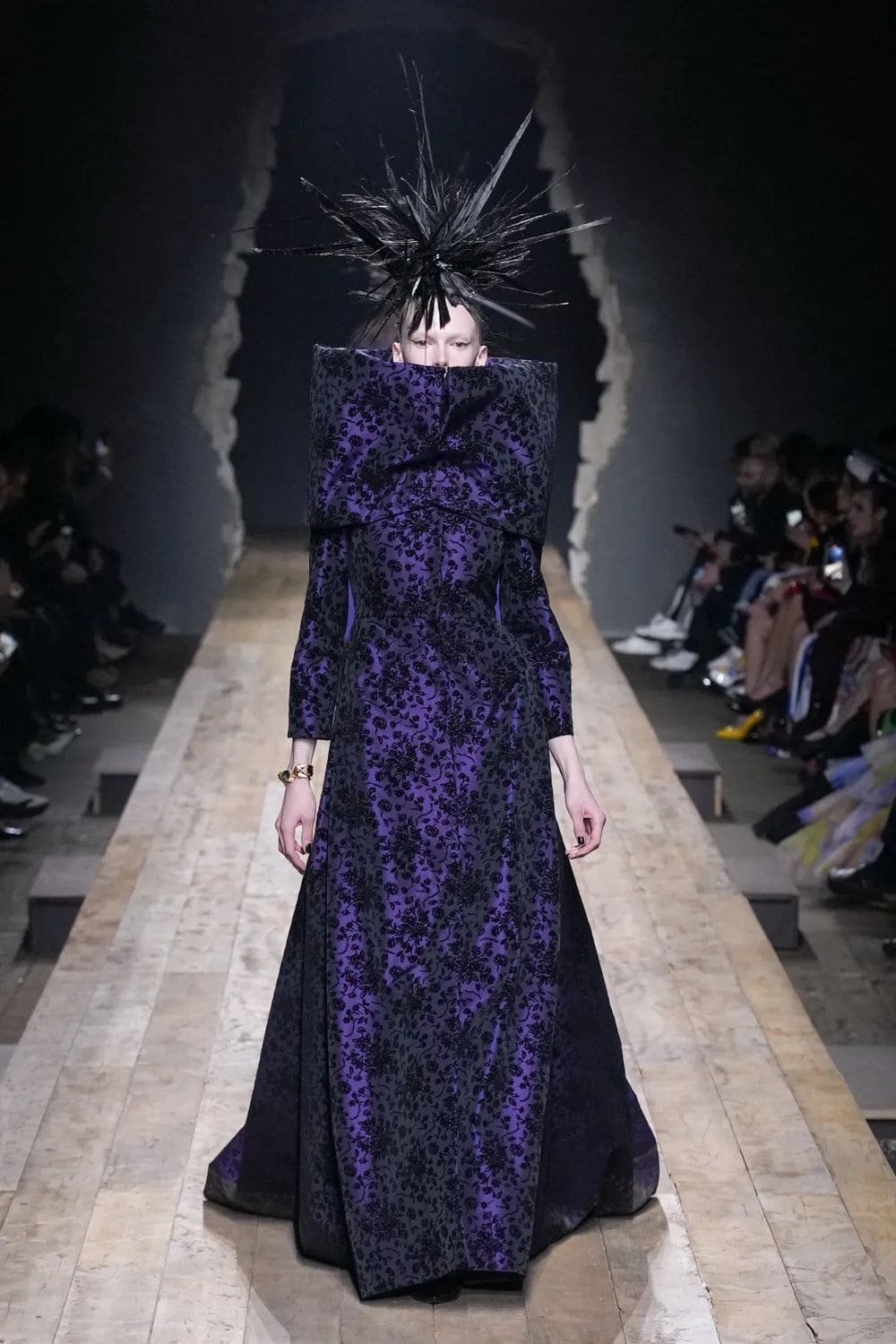 Moschino Herbst Winter 2023 2024 Milan Runway 34 Magazin