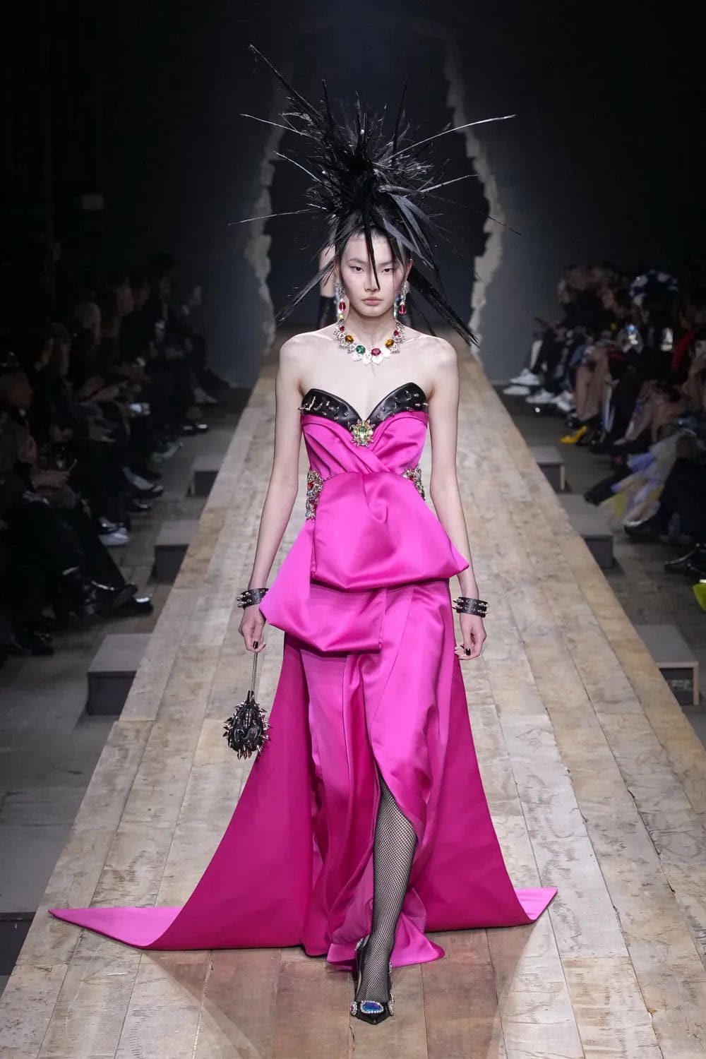 Moschino Herbst Winter 2023 2024 Milan Runway 44 Magazin