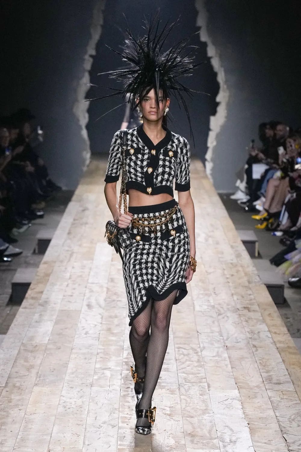 Moschino Herbst Winter 2023 2024 Milan Runway 7 Magazin