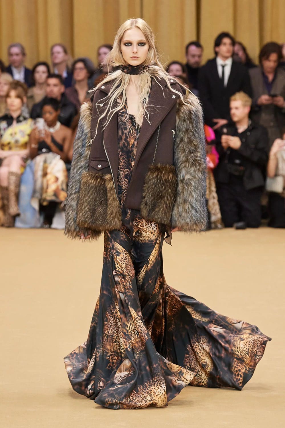 Roberto Cavalli Otoño Invierno 2023 2024 Milán Runway Magazine 12