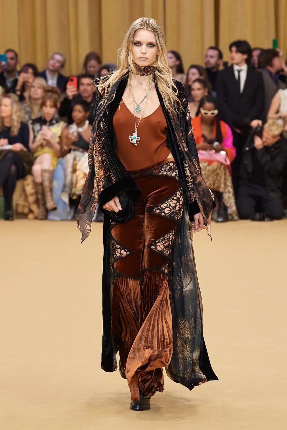 Roberto Cavalli Otoño Invierno 2023 2024 Milán Runway Magazine 2
