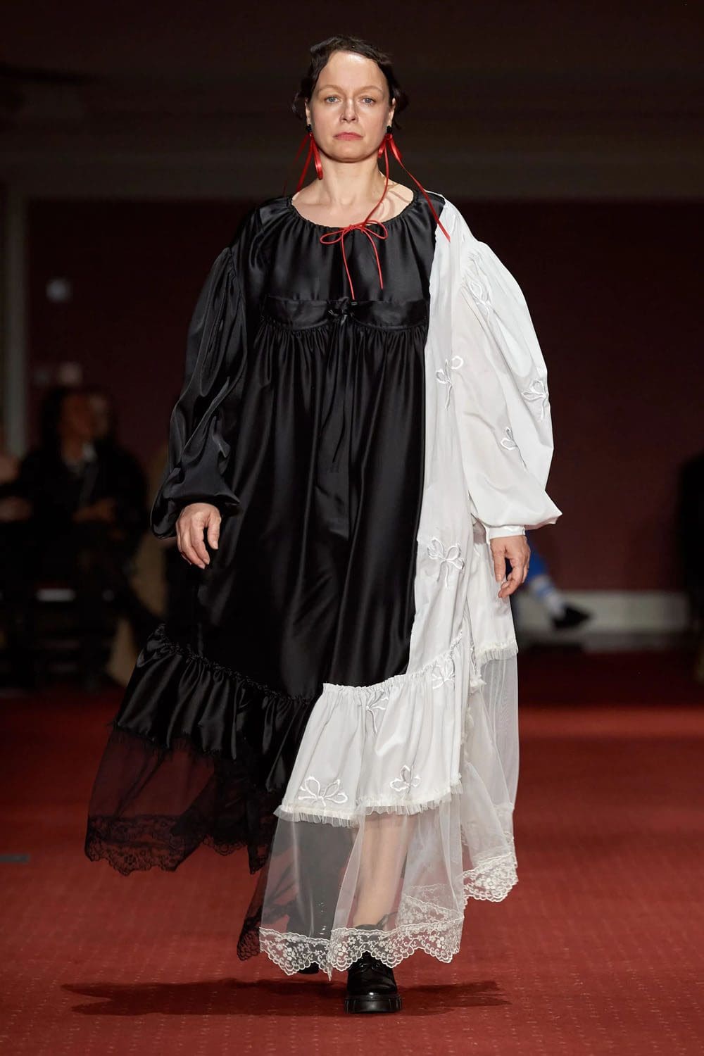 Simone Rocha Fall Winter 2023 2024 London Runway Magazine 47