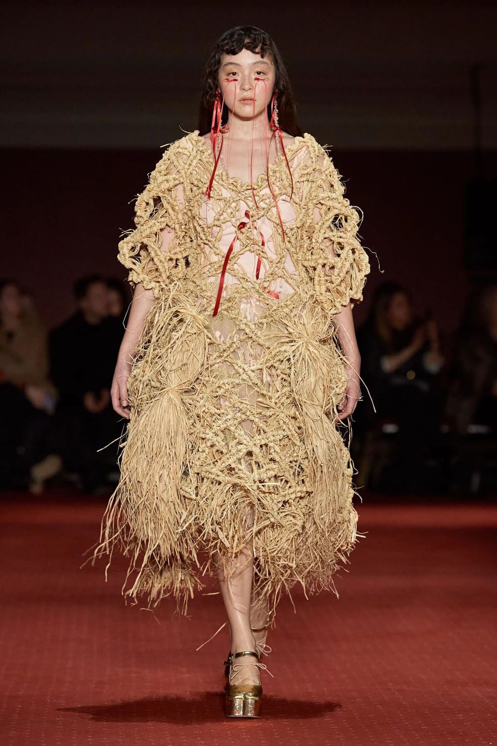 Simone Rocha Fall Winter 2023 2024 London Runway Magazine 50