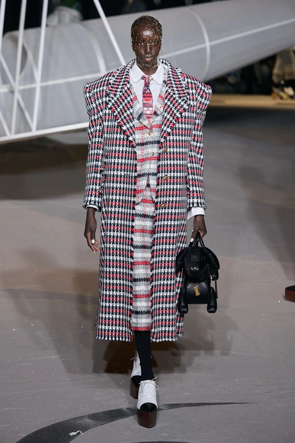 トム ブラウン 秋冬 2023 2024 Runway 雑誌16