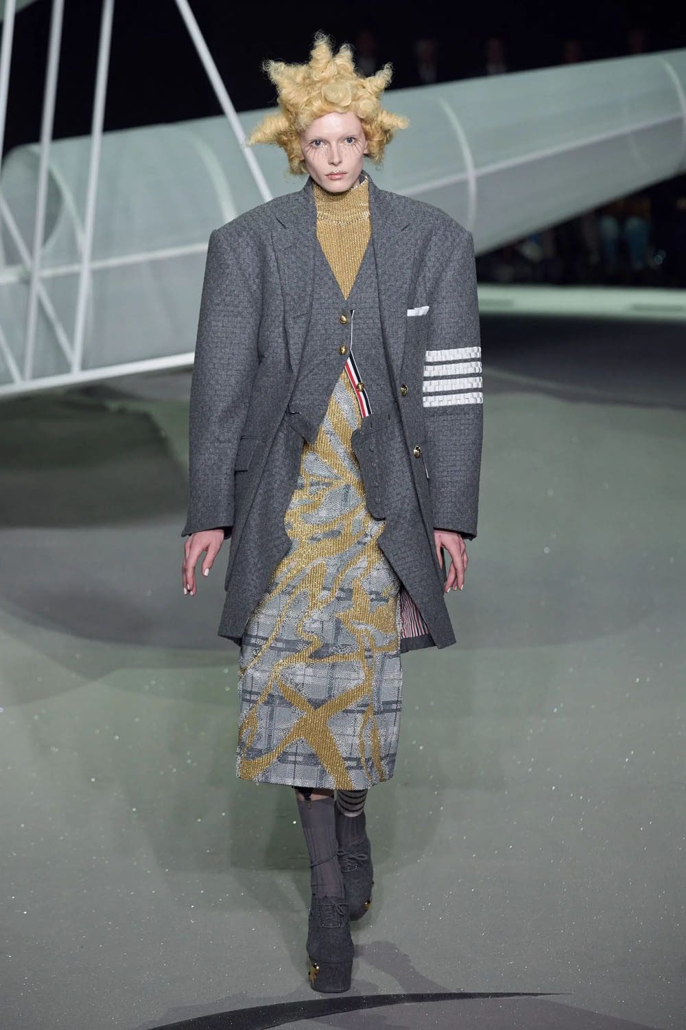 トム ブラウン 秋冬 2023 2024 Runway 雑誌3
