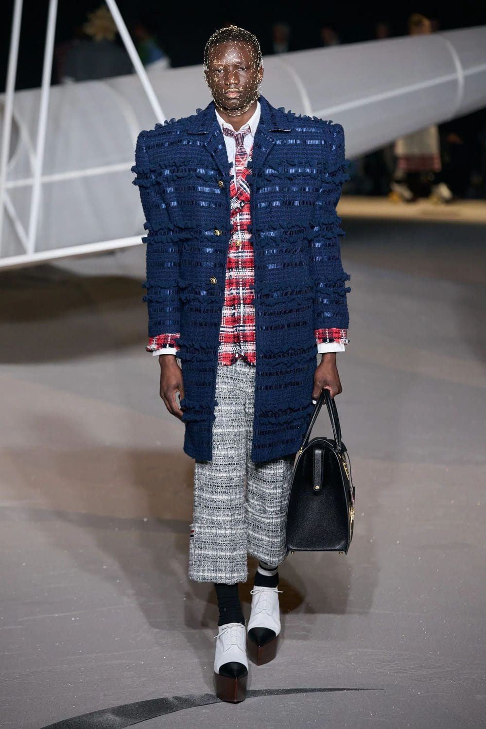 トム ブラウン 秋冬 2023 2024 Runway 雑誌30