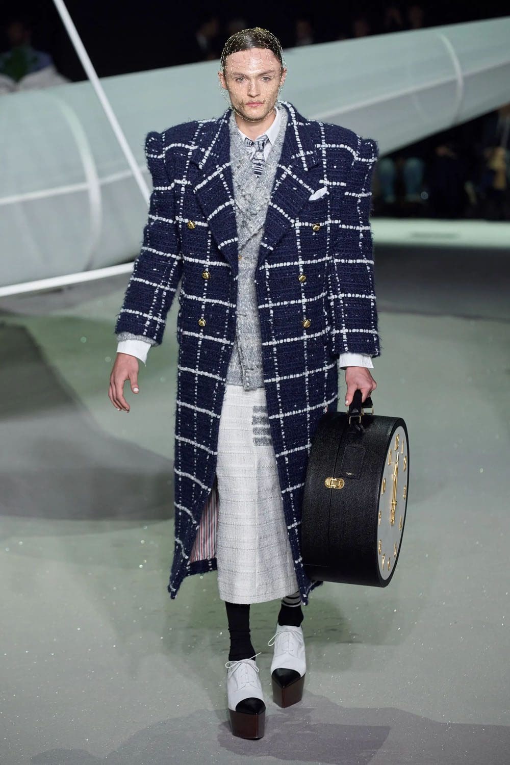 トム ブラウン 秋冬 2023 2024 Runway 雑誌46
