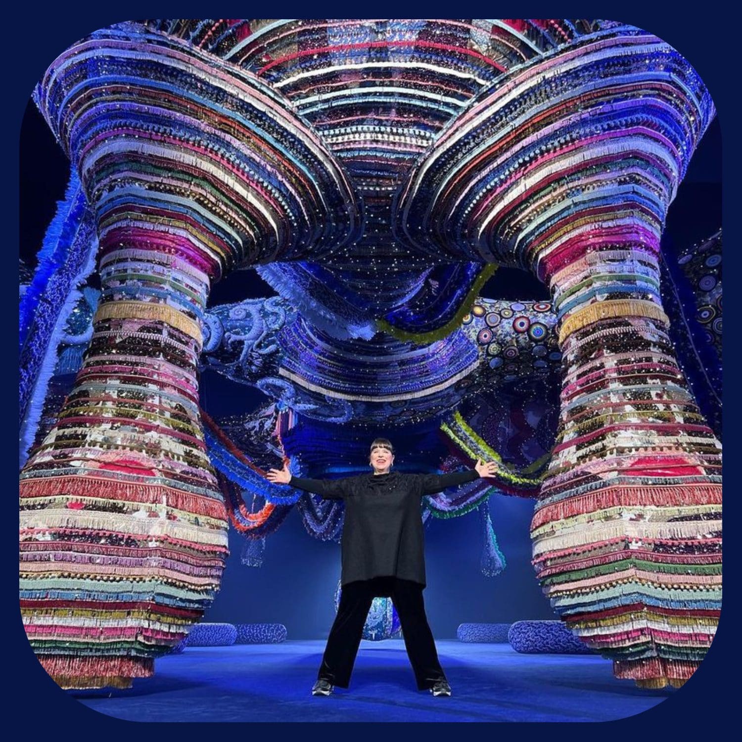 Joana Vasconcelos 为 Dior 秋冬系列打造的 VALKYRIE MISS DIOR 2023 2024 巴黎 Runway 杂志