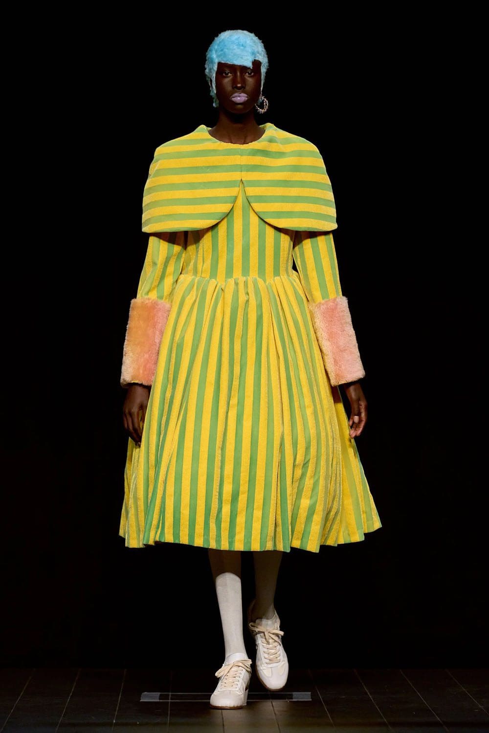 Anrealage Outono Inverno 2023 2024 Paris Runway Revista 12