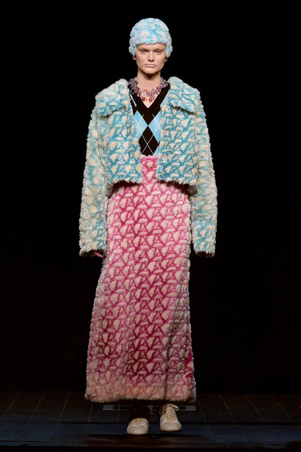 Anrealage Outono Inverno 2023 2024 Paris Runway Revista 15