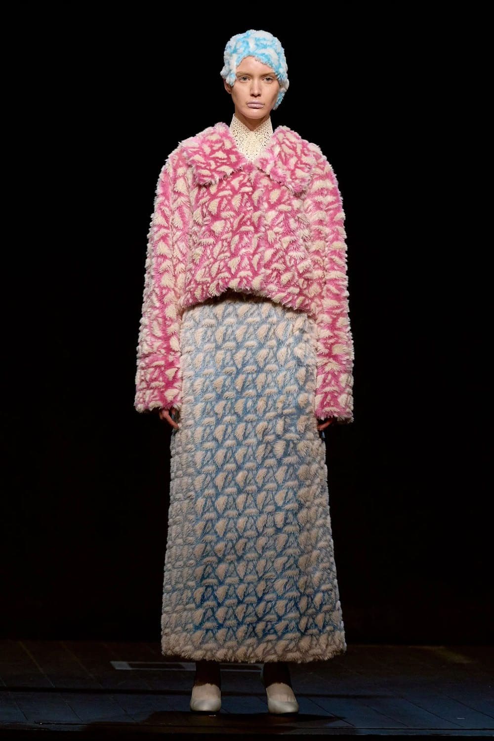 Anrealage Outono Inverno 2023 2024 Paris Runway Revista 16