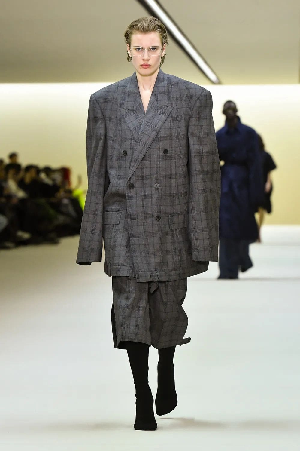 バレンシアガ 秋冬 2023 2024 Runway 雑誌11