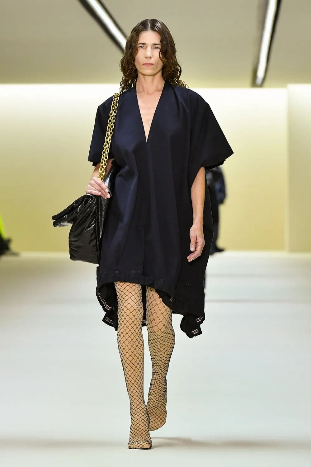 バレンシアガ 秋冬 2023 2024 Runway 雑誌13