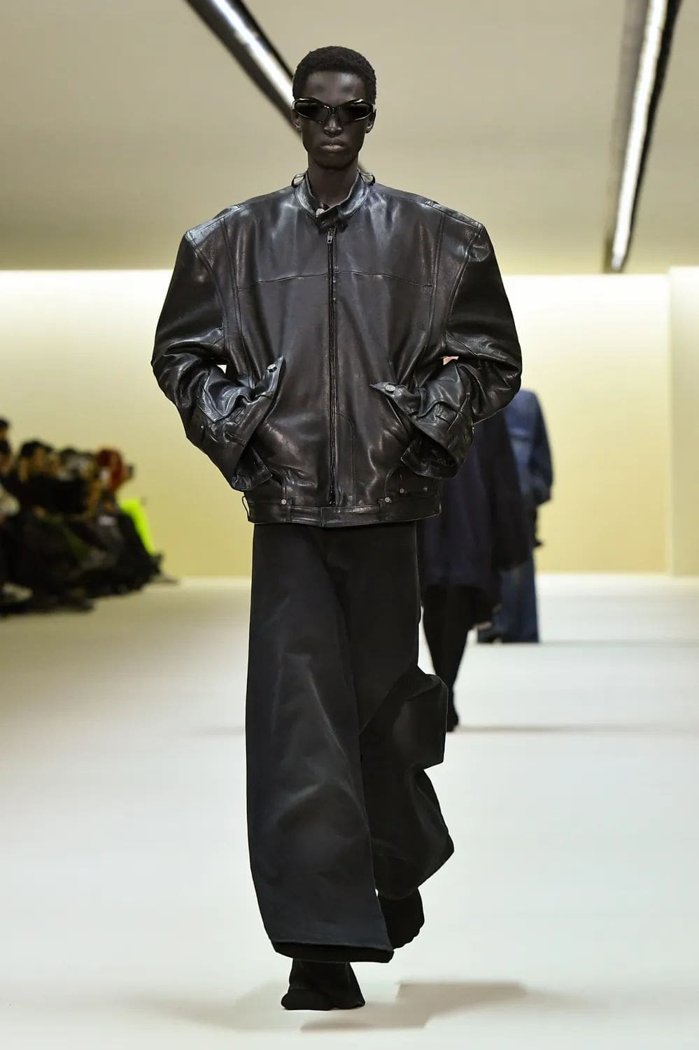 バレンシアガ 秋冬 2023 2024 Runway 雑誌14