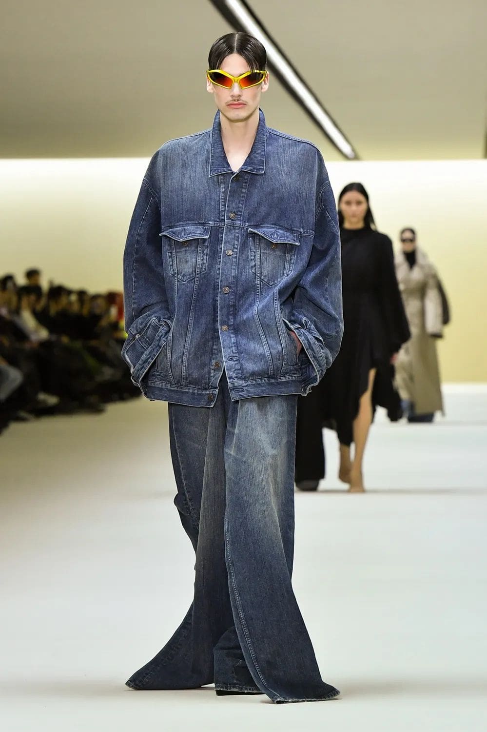 バレンシアガ 秋冬 2023 2024 Runway 雑誌16