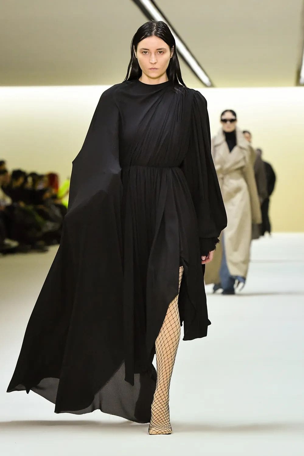 バレンシアガ 秋冬 2023 2024 Runway 雑誌17