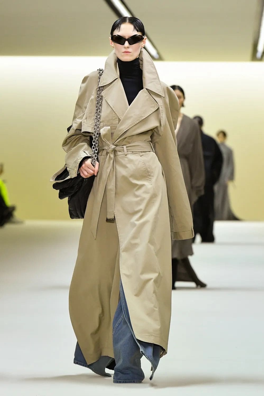バレンシアガ 秋冬 2023 2024 Runway 雑誌18