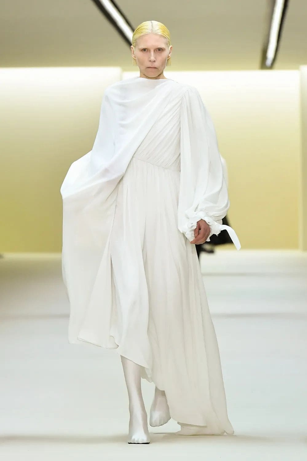バレンシアガ 秋冬 2023 2024 Runway 雑誌23